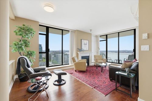 1601-155 W 1st St, North Vancouver, BC, V7M3N8 | Card Image
