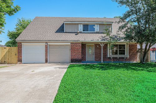 6046 W Airport Blvd, Houston, TX, 77035-5304 | Card Image