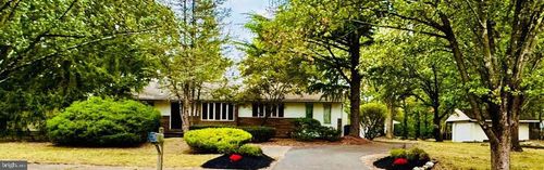 3 Southgate Dr, VOORHEES, NJ, 08043-4807 | Card Image