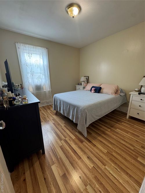 6922 64th Pl, Ridgewood, NY, 11385-5252 | Card Image