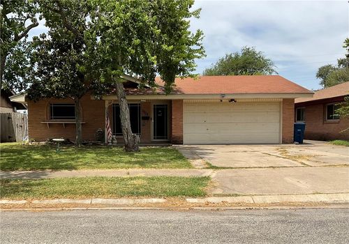 1705 Denver, Portland, TX, 78374 | Card Image
