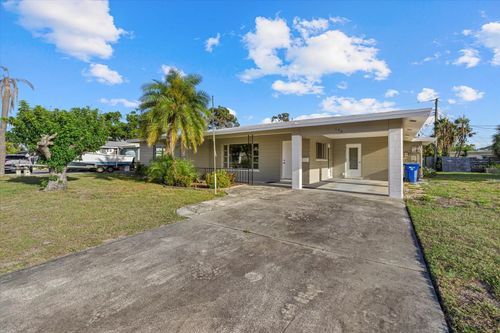 106 Aurora St E, VENICE, FL, 34285-3805 | Card Image