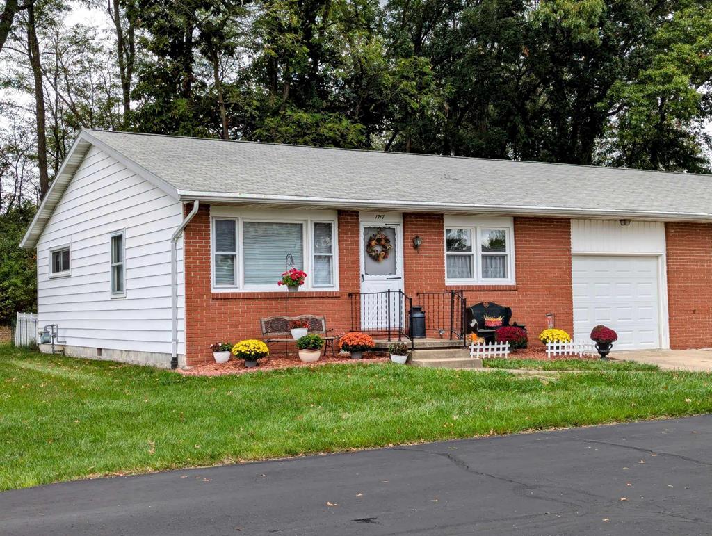 Olive Ct, Ashland, OH 44805