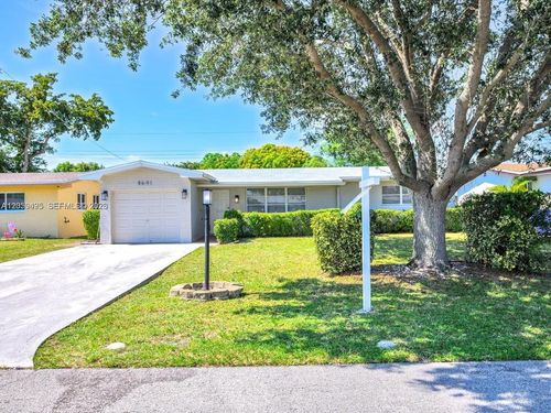 8691 Nw 16th St, Pembroke Pines, FL, 33024-4827 | Card Image