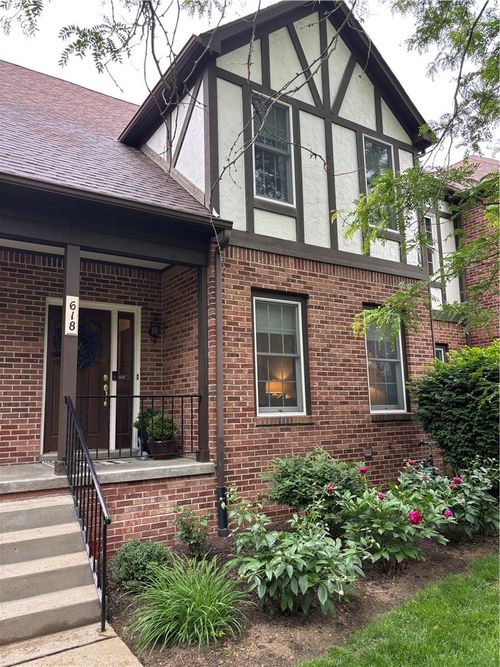 618 Kingsberry Circle, Mt. Lebanon, PA, 15234 | Card Image