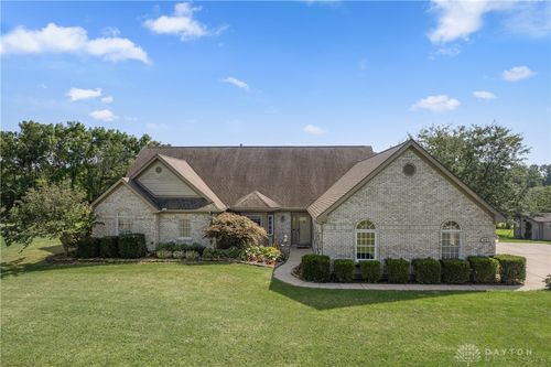 679 Alpha Bellbrook Rd, Sugarcrk Twp, OH, 45305-9709 | Card Image