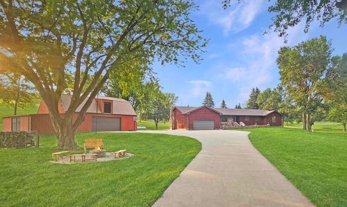 31847 W Loop Rd, Sioux City, IA, 51108-8540 | Card Image