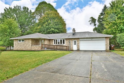 7290 Lee Rd Ne, Brookfield, OH, 44403-9606 | Card Image