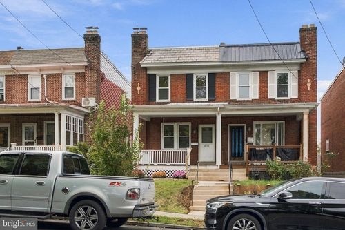 832 N Reservoir St, LANCASTER, PA, 17602-2183 | Card Image