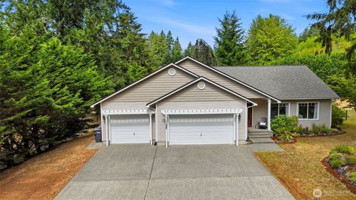 11227 Creviston Dr Nw, Gig Harbor, WA, 98329-7204 | Card Image