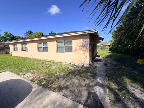 3-3594 Almar Rd, Lake Worth, FL, 33461-3402 | Card Image