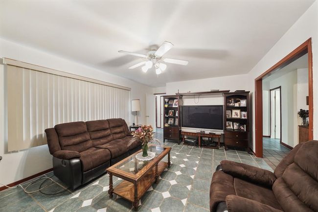 220 Brand Ln, House other with 3 bedrooms, 2 bathrooms and null parking in Stafford TX | Image 12