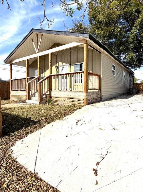 1903 Sharp St, Chattanooga, TN, 37404-1437 | Card Image