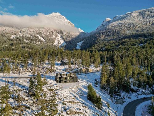 9333 Warbler Way, Whistler, BC, V8E1M1 | Card Image