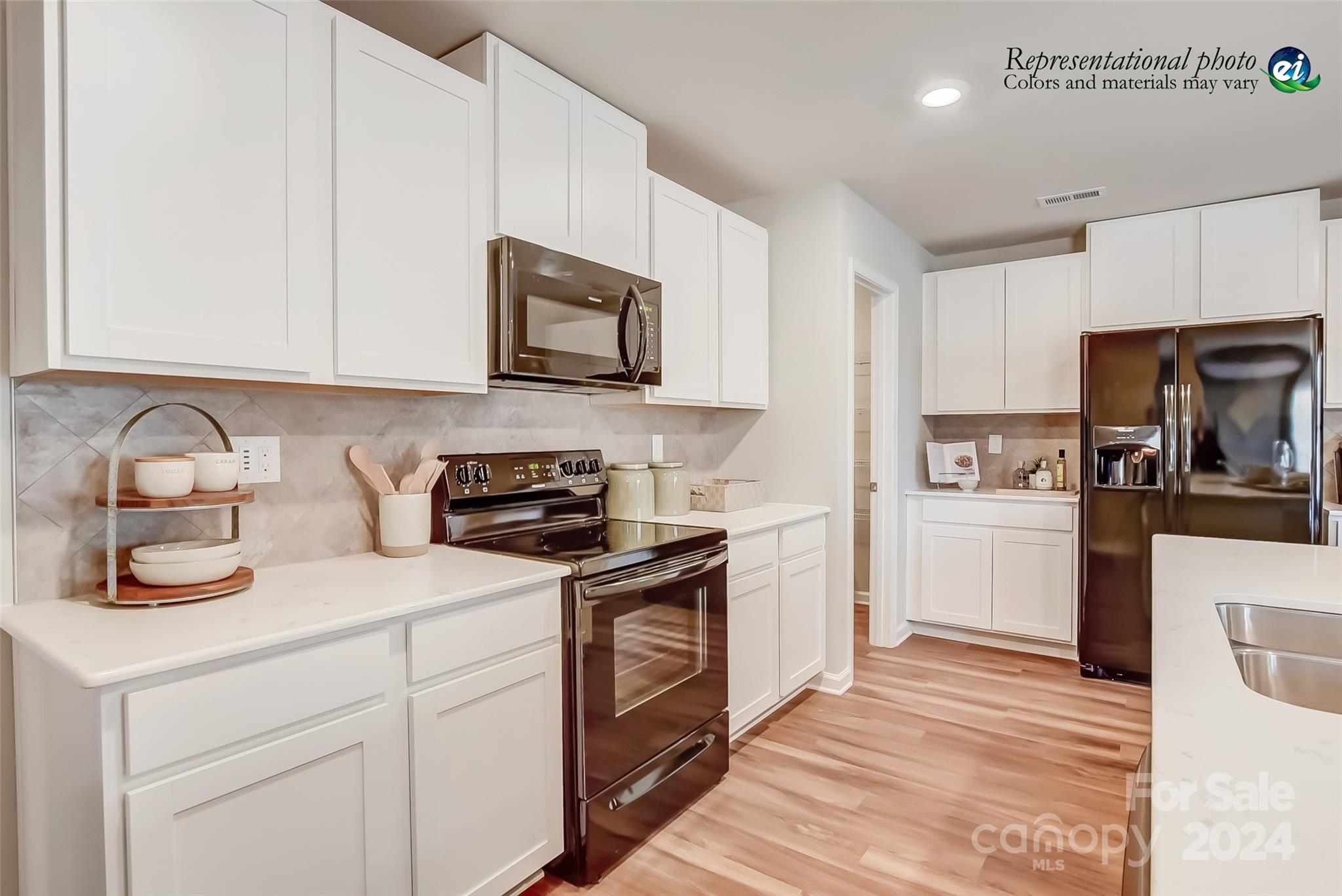 Chatham Run Ln, Charlotte, NC 28262