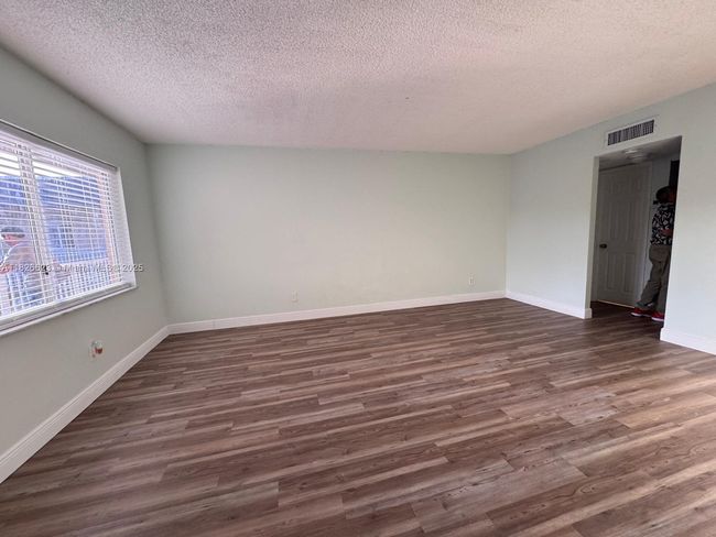 APT-304 - 7910 Taft St, Condo with 2 bedrooms, 1 bathrooms and null parking in Pembroke Pines FL | Image 5