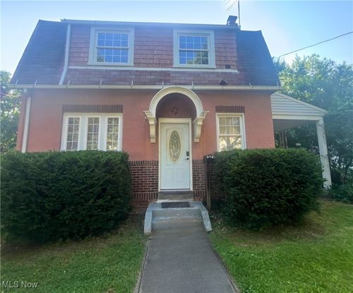 521 Brittain Rd, Akron, OH, 44305-2802 | Card Image
