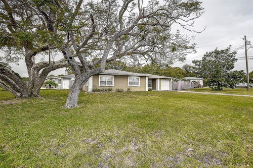 2200 37th Street N, SAINT PETERSBURG, FL, 33713 | Card Image