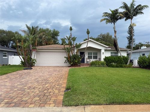 370 Foster Ln, Belleair, FL, 33756-1625 | Card Image