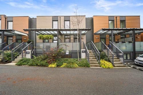 28-720 E 3rd St, North Vancouver, BC, V7L0G7 | Card Image