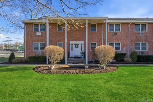 d-297 Merrick Rd, Amityville, NY, 11701-3408 | Card Image