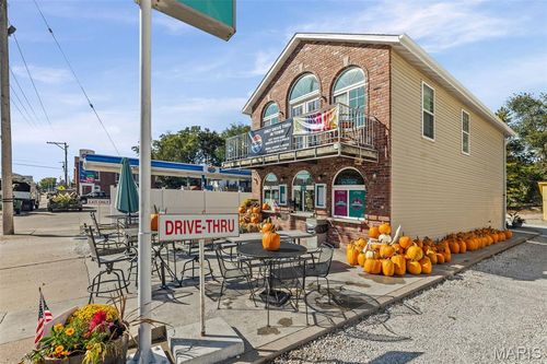 222 E Main St, Grafton, IL, 62037-1123 | Card Image