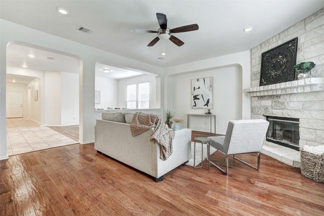 Follow the entry hall straight to the living room | Image 15