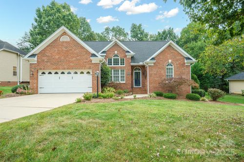 1522 35th Ave Ne, Hickory, NC, 28601-7224 | Card Image