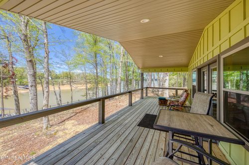 1040 Ridge Point Trl, Dandridge, TN, 37725-2028 | Card Image