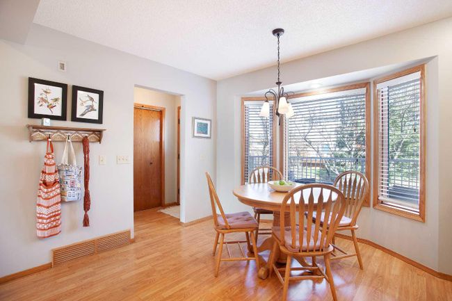 202 Cedarwood Park Sw, Home with 3 bedrooms, 1 bathrooms and 1 parking in Calgary AB | Image 7