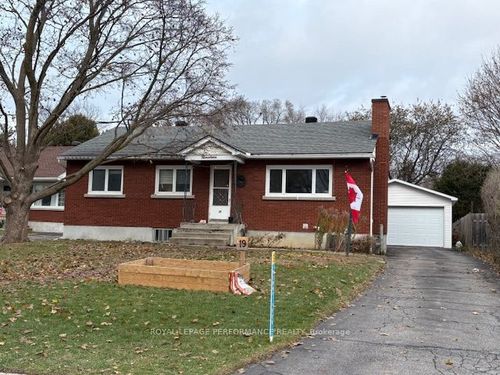 19 Mowat St, Gloucester, ON, K1J6R1 | Card Image