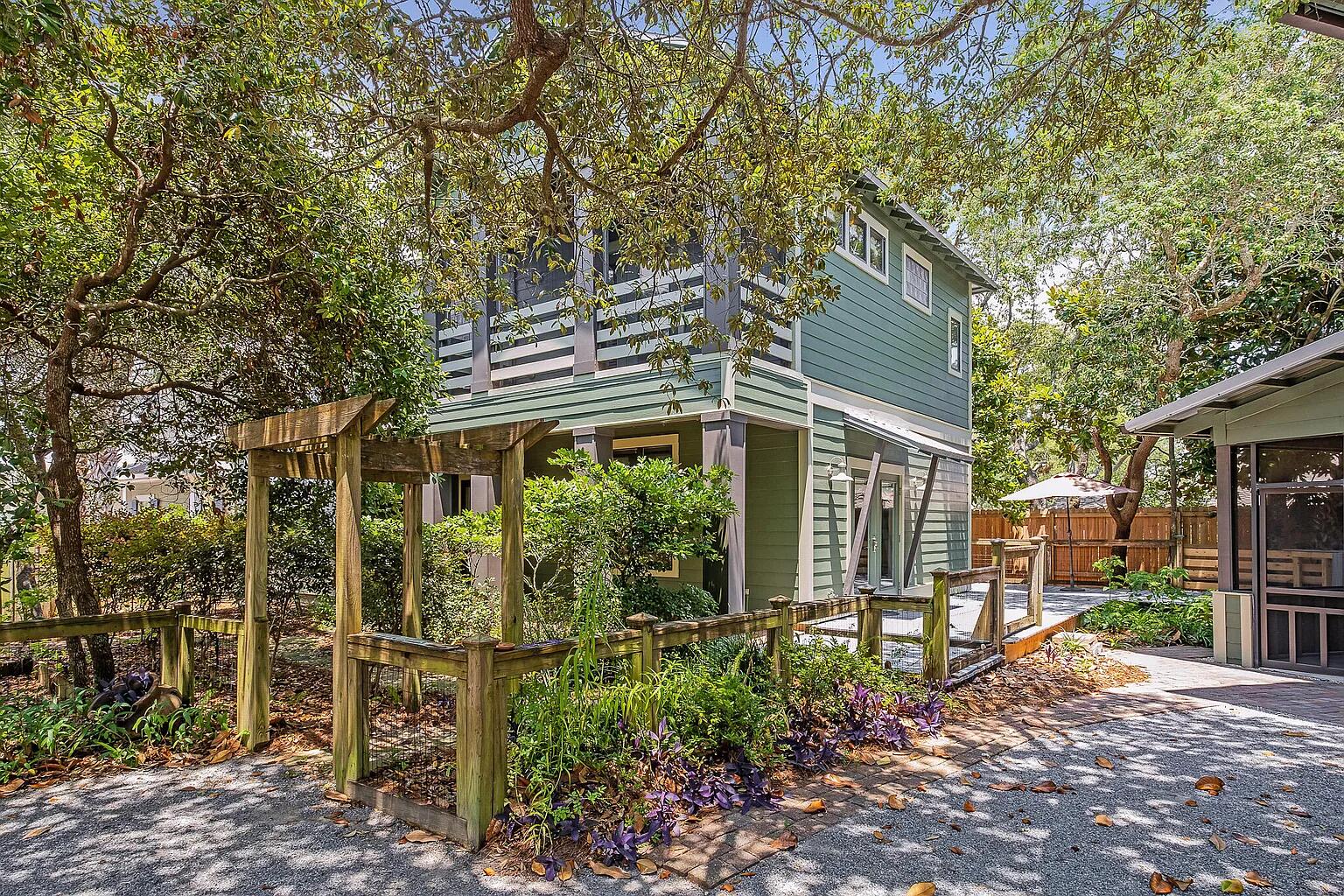 Miami St, Miramar Beach, FL 32550