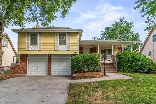 1012 E Piatt Ln, Olathe, KS, 66061-2940 | Card Image