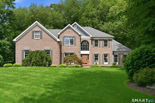 4 Whitewood Rd, Newtown, CT, 06470-1561 | Card Image