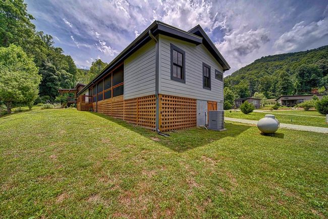 120 Maple Springs Ln, Home with 2 bedrooms, 2 bathrooms and 1 parking in Clayton GA | Image 26