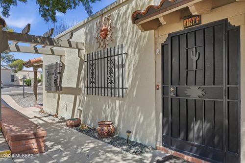 146 W Calle Del Ano, Green Valley, AZ, 85614 | Card Image