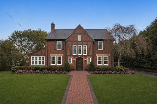 1806 Beacon St, Waban, MA, 02468-1469 | Card Image