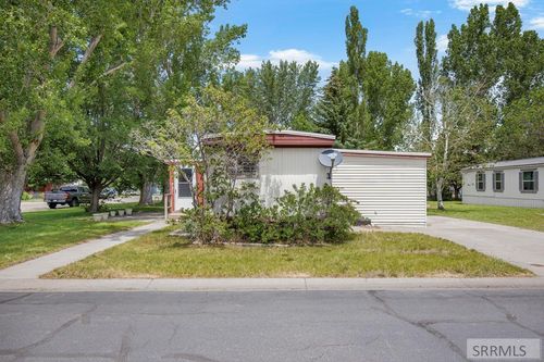 200 Holly St, Rexburg, ID, 83440-1727 | Card Image