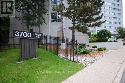 2007 - 3700 Kaneff Cres, Condo with 3 bedrooms, 2 bathrooms and 1 parking in Mississauga ON | Image 3