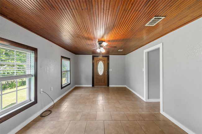 1560 Roadrunner Trl, House other with 3 bedrooms, 2 bathrooms and null parking in Riesel TX | Image 4