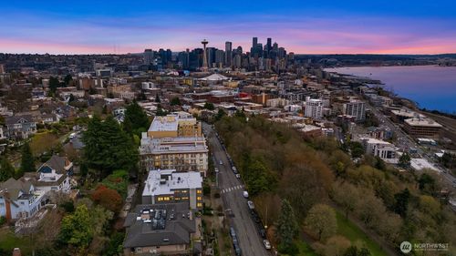 apt-203-654 W Olympic Pl, Seattle, WA, 98119-3639 | Card Image