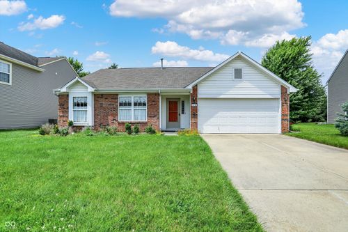 8038 Sydney Ln, Avon, IN, 46123-7679 | Card Image