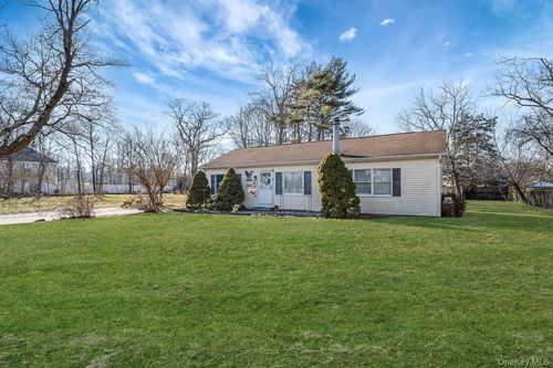72 Locust Ave, Oakdale, NY, 11769-1614 | Card Image