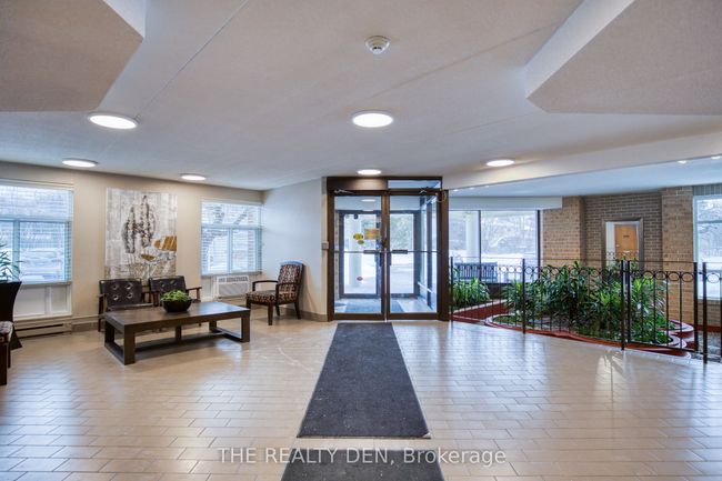603 - 8 Christopher Crt, Condo with 2 bedrooms, 2 bathrooms and 1 parking in Guelph ON | Image 25