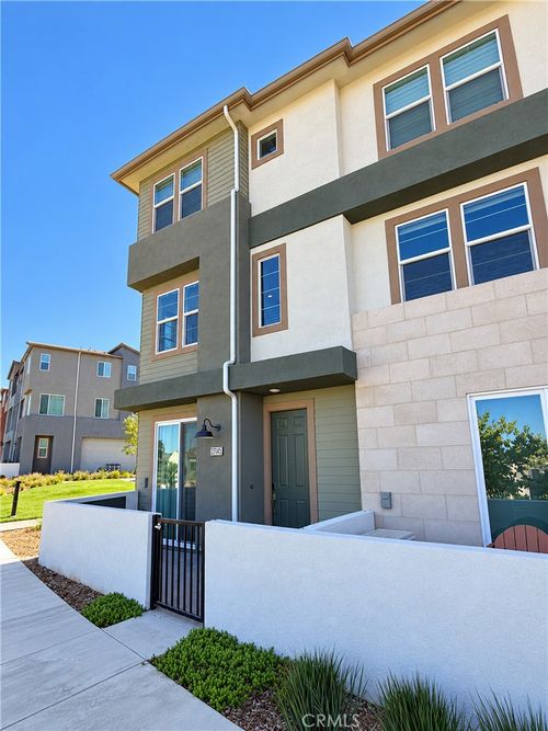 27145 Valley Oak Pl, Valencia, CA, 91381-2199 | Card Image