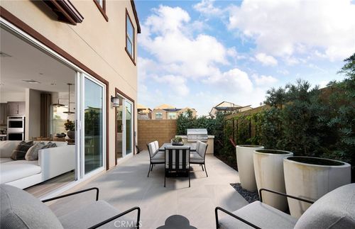 652 Gadwall, Irvine, CA, 92618-5931 | Card Image