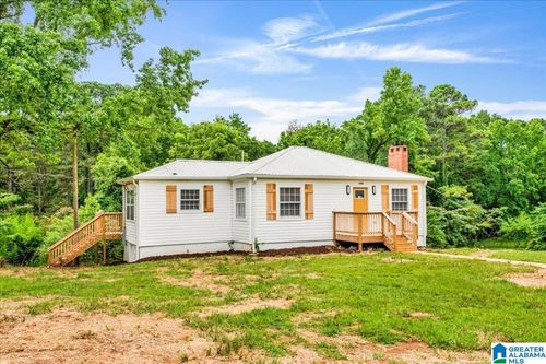 1818 Hillcrest Rd Ne, Center Point, AL, 35215-5825 | Card Image