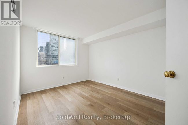 1802 - 25 Grenville St, Condo with 2 bedrooms, 1 bathrooms and null parking in Toronto ON | Image 21