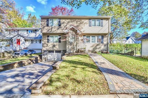 65 Mcdougall Ln, Bogota, NJ, 07603-1227 | Card Image