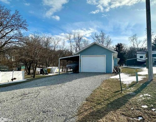 5090 County Public Rd, Brooklyn, IA, 52211-9529 | Card Image